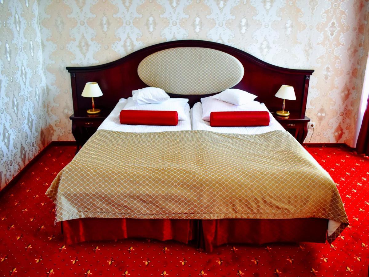 Hotel Zamek Krolewski W Rydzynie Rydzyna Extérieur photo