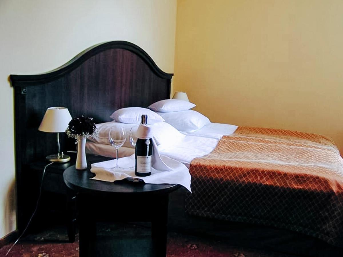 Hotel Zamek Krolewski W Rydzynie Rydzyna Extérieur photo