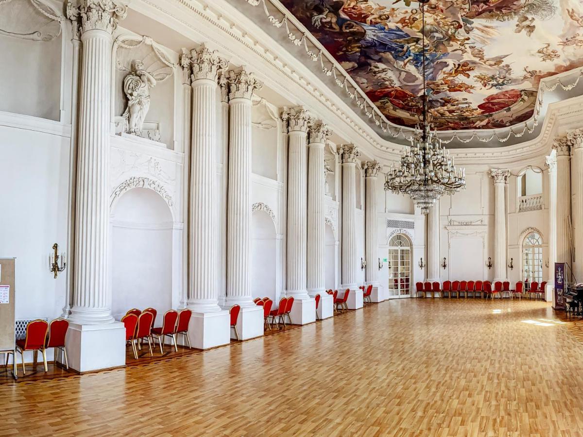 Hotel Zamek Krolewski W Rydzynie Rydzyna Extérieur photo