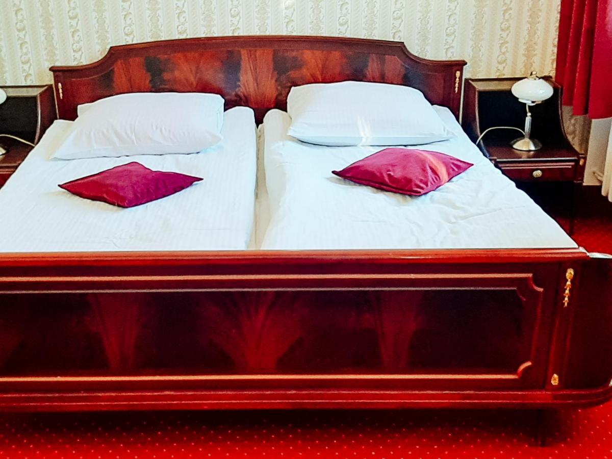 Hotel Zamek Krolewski W Rydzynie Rydzyna Extérieur photo