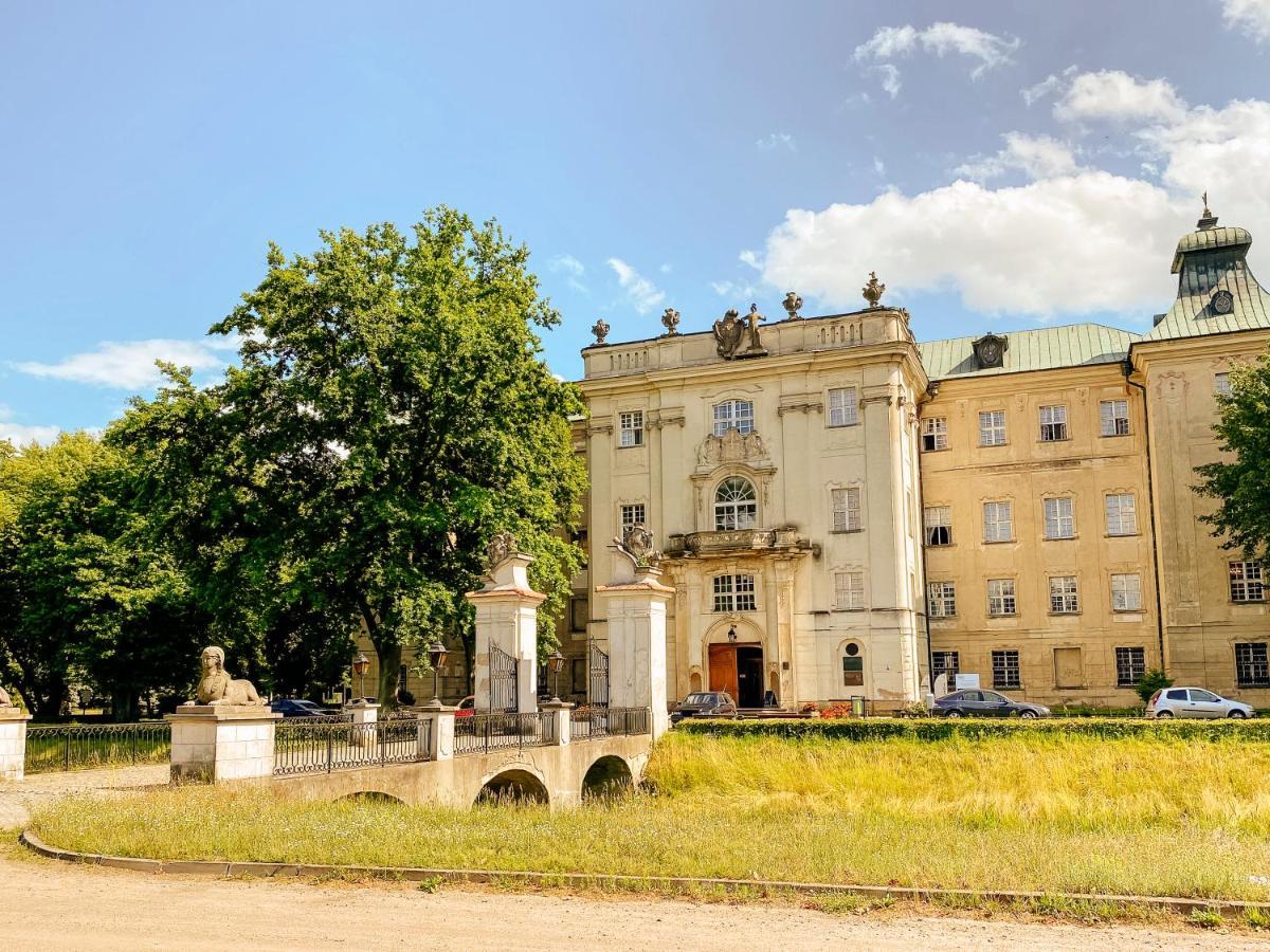 Hotel Zamek Krolewski W Rydzynie Rydzyna Extérieur photo