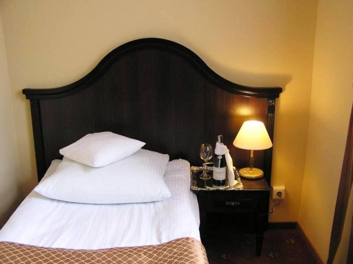 Hotel Zamek Krolewski W Rydzynie Rydzyna Extérieur photo