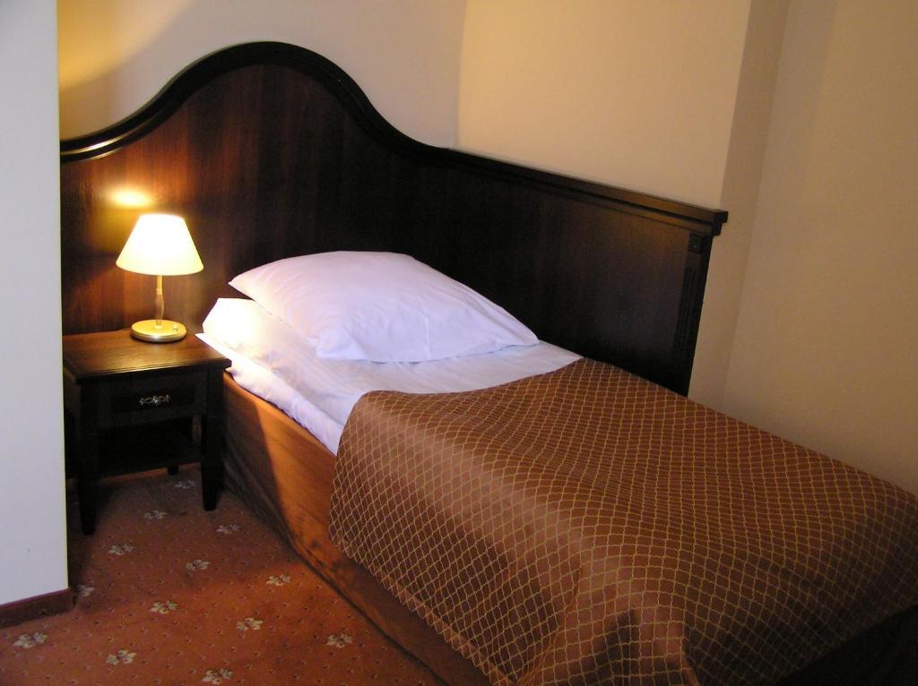 Hotel Zamek Krolewski W Rydzynie Rydzyna Chambre photo