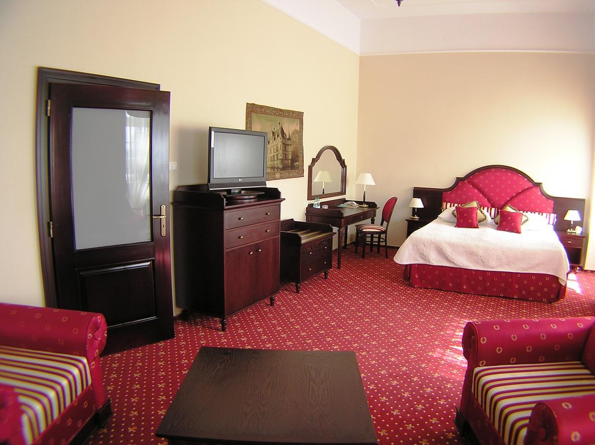 Hotel Zamek Krolewski W Rydzynie Rydzyna Extérieur photo